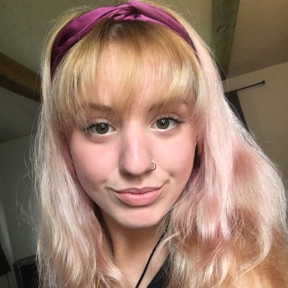 Meet your Posher, Emily - Picture 1 of 1